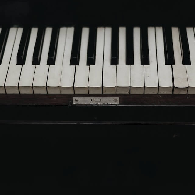 Piano 4 Etoiles panel 1